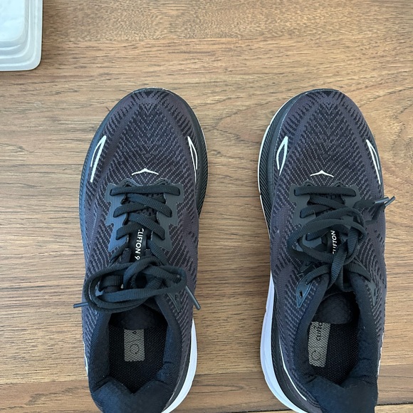 Hoka Black and White Clifton 9 Athletic Shoes - Picture 3 of 8